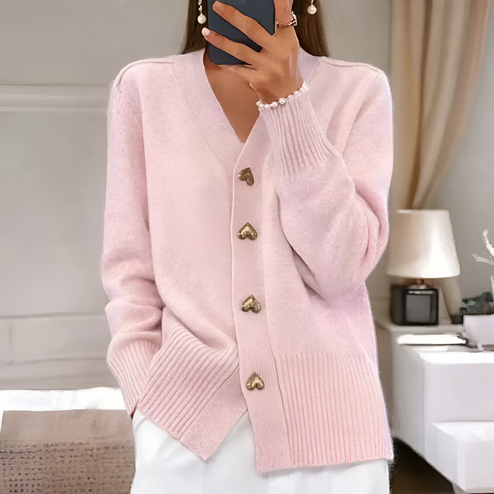 Maëlys™ | Cardigan élégant avec des boutons en forme de cœur