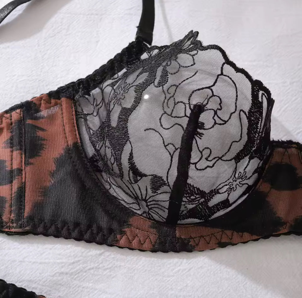 Sofia™ | Ensemble Lingerie Leopard Allure (5 pièces)