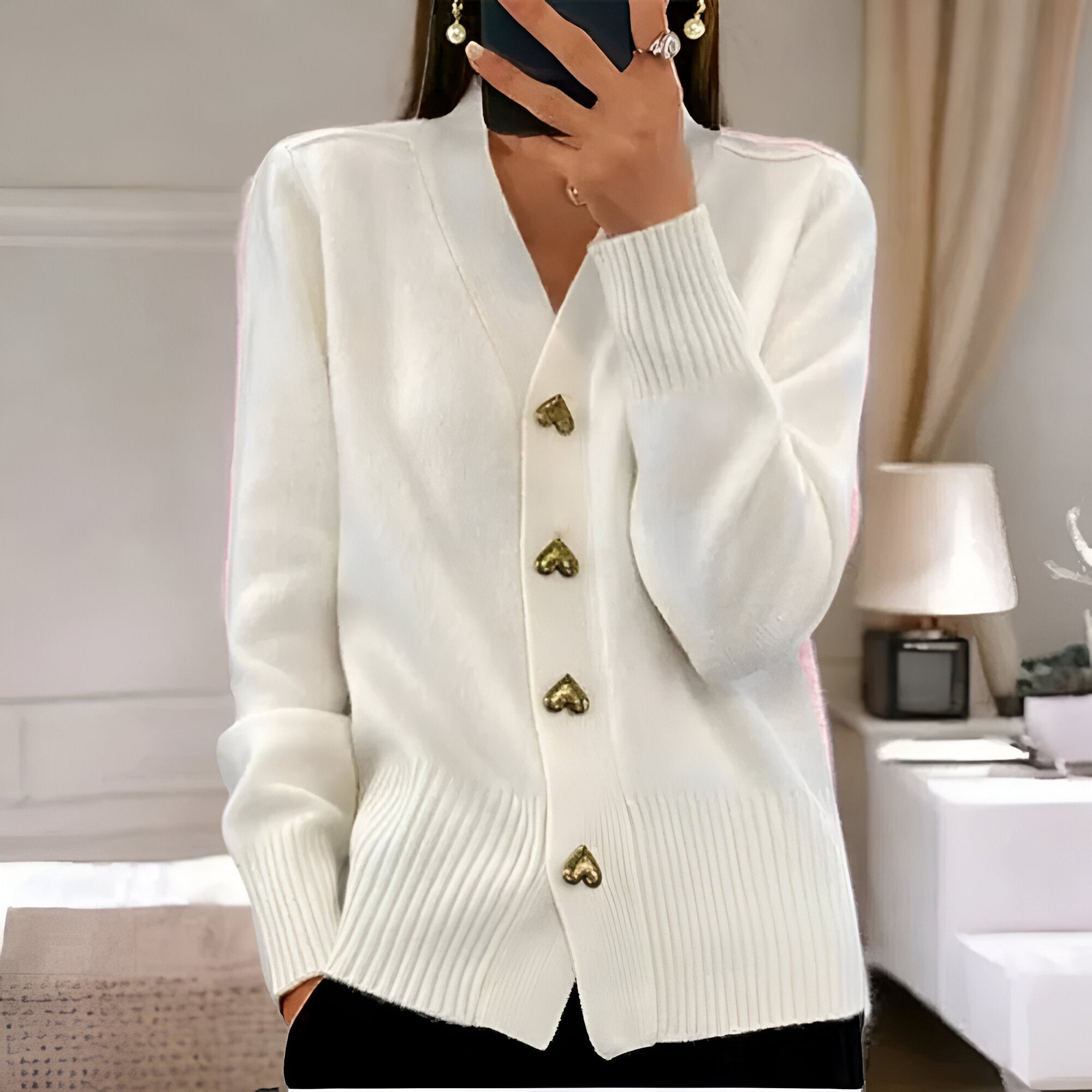 Maëlys™ | Cardigan élégant avec des boutons en forme de cœur